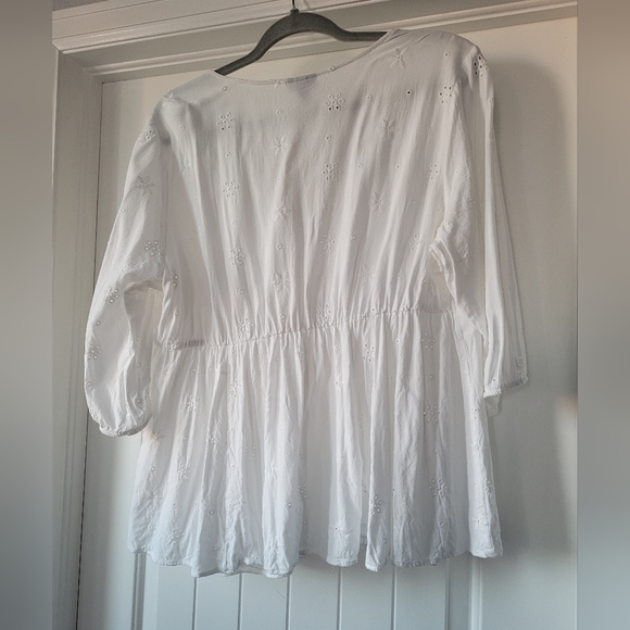 Torrid White Eyelet Top 2X - Picture 3 of 4